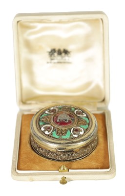 Lot 421 - A LATE 19TH-CENTURY RUSSIAN HALLMARKED SILVER GILT AND ENAMEL PILL BOX