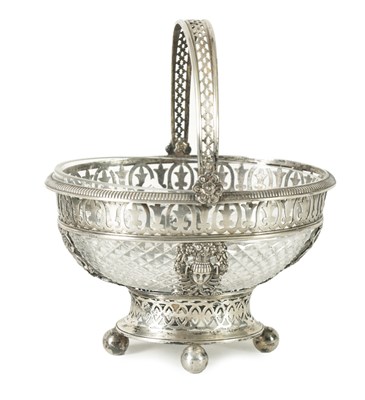 Lot 527 - A 19TH-CENTURY CONTINENTAL OVAL SILVER SWEET MEAT BASKET WITH FITTED GLASS LINER