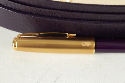 Lot 407 - A PARKER SONNET ACCESSION FOUNTAIN PEN COMMEMORATING THE QUEENS GOLDEN JUBILEE