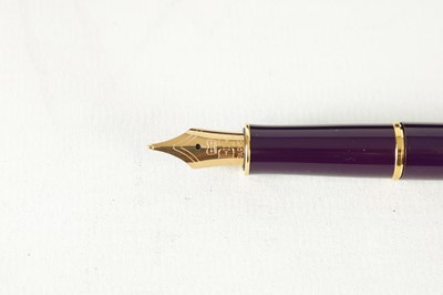 Lot 407 - A PARKER SONNET ACCESSION FOUNTAIN PEN COMMEMORATING THE QUEENS GOLDEN JUBILEE