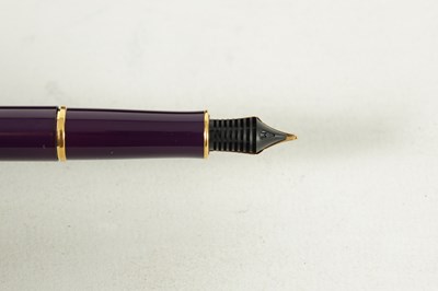 Lot 407 - A PARKER SONNET ACCESSION FOUNTAIN PEN COMMEMORATING THE QUEENS GOLDEN JUBILEE