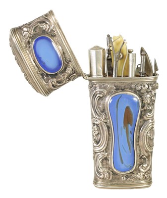 Lot 413 - AN 18TH CENTURY FRENCH ROCOCO SILVER AND BLUE AGATE ETUI