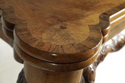 Lot 950 - A GOOD EARLY 20TH CENTURY WALNUT QUEEN ANNE STYE TEA TABLE