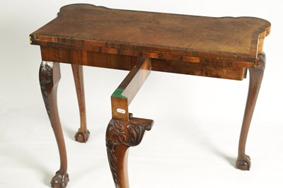 Lot 950 - A GOOD EARLY 20TH CENTURY WALNUT QUEEN ANNE STYE TEA TABLE