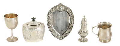 Lot 261 - A COLLECTION OF FIVE SILVER ITEMS