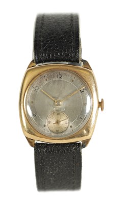 Lot 216 - A GENTLEMAN’S VINTAGE 9CT GOLD WRISTWATCH