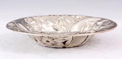 Lot 105 - AN ART NOUVEAU STYLE AMERICAN SILVER DISH...