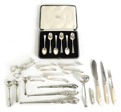 Lot 229 - A COLLECTION OF SILVER ITEMS