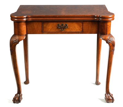 Lot 1002 - A 20TH CENTURY GEORGE I STYLE FIGURED WALNUT CARD TABLE