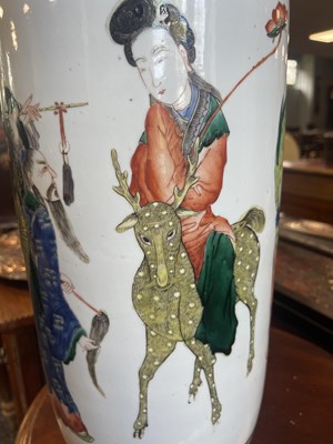 Lot 173 - A LARGE PAIR OF 19TH CENTURY CHINESE FAMILLE VERTE PORCELAIN VASES