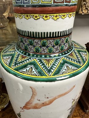 Lot 173 - A LARGE PAIR OF 19TH CENTURY CHINESE FAMILLE VERTE PORCELAIN VASES