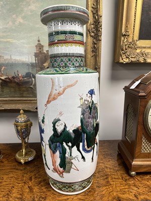 Lot 173 - A LARGE PAIR OF 19TH CENTURY CHINESE FAMILLE VERTE PORCELAIN VASES