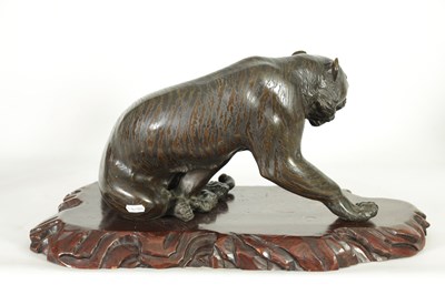 Lot 280 - AN UNUSUAL JAPANESE MEIJI PERIOD BRONZE SCULPTURE OF A SEATED TIGER