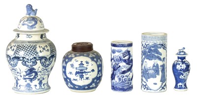 Lot 263 - A COLLECTION OF CHINESE BLUE AND WHITE WARES