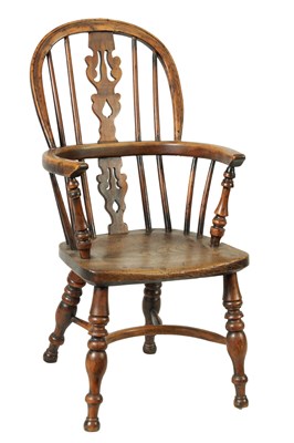 Lot 1417 - A 19TH CENTURY CHILD'S YEW WOOD WINDSOR CHAIR