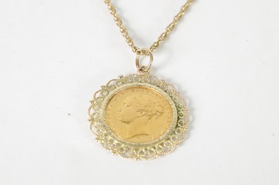 Lot 424 - A VICTORIAN GOLD SOVEREIGN PENDANT NECKLACE