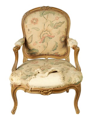 Lot 1421 - JEAN BAPTISTE TILLIARD AN 18TH CENTURY FRENCH CARVED GILT WOOD  UPHOLSTERED OPEN ARMCHAIR