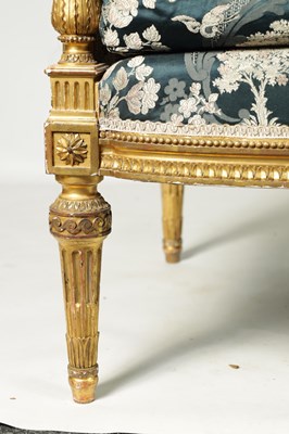 Lot 1357 - A FINE PAIR OF 19TH CENTURY CARVED GILT GESSO TWO-SEATER SETTEES