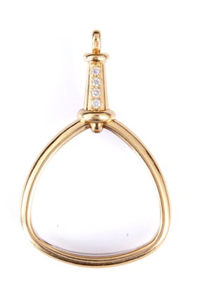 Lot 64 - A LADIES 18ct GOLD AND DIAMOND SET MAGNIFYING...