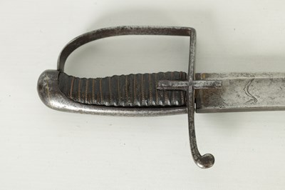 Lot 601 - A 19TH CENTURY FRENCH CAVALRY SWORD