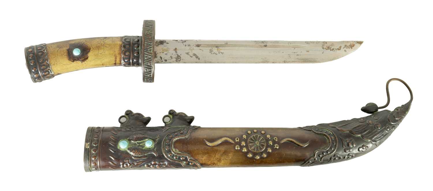 Lot 373 - A 19TH CENTURY MONGOLIAN DAGGER