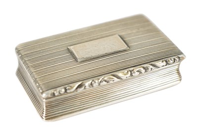 Lot 583 - A WILLIAM IV SMALL SILVER SNUFF BOX