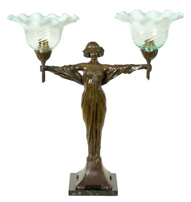 Lot 841 - A STYLISH ART DECO BRONZED METAL FIGURAL LAMP WITH VASELINE OPALESCENT SHADES