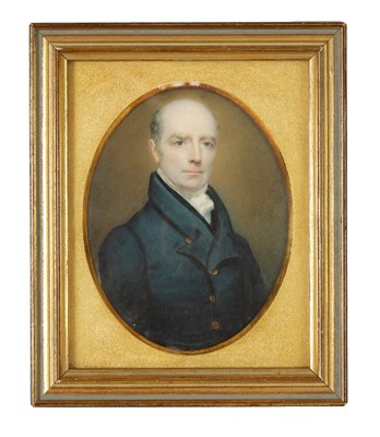 Lot 1011 - A 19TH CENTURY OVAL HALF LENGTH PORTRAIT MINIATURE ON IVORY OF A GENTLEMAN