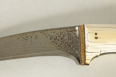 Lot 611 - A FINE LATE 18TH/EARLY 19TH CENTURY MUGHAL MARINE IVORY - HILTED GOLD INLAID PESH KABZ DAGGER