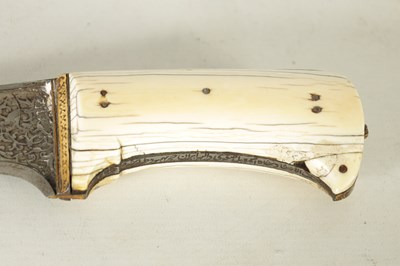 Lot 611 - A FINE LATE 18TH/EARLY 19TH CENTURY MUGHAL MARINE IVORY - HILTED GOLD INLAID PESH KABZ DAGGER