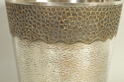 Lot 575 - AN EXCEPTIONAL AND RARE LARGE STUART DEVLIN SILVER AND SILVER GILT CHAMPAIGN ICE BUCKET