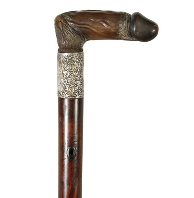 Lot 670 - AN EARLY 20TH CENTURY EROTIC CARVED HORN WALKING STICK