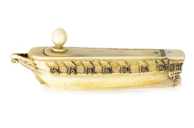 Lot 888 - A 19TH CENTURY CARVED BONE PRISONER OF WAR SNUFF BOX