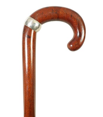 Lot 646 - AN EARLY 20TH CENTURY TAPERED MAHOGANY GENTLEMANS WALKING STICK