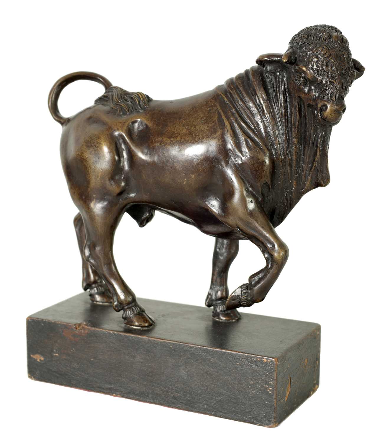 Lot 893 - AN 18TH/19TH CENTURY BRONZE SCULPTURE OF A PACING BULL