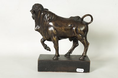 Lot 893 - AN 18TH/19TH CENTURY BRONZE SCULPTURE OF A PACING BULL