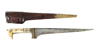 Lot 630 - A 19TH CENTURY MUGHAL IVORY HANDLED PESH KABZ DAGGER