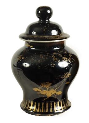 Lot 128 - A 19TH CENTURY CHINESE PORCELAIN GINGER JAR AND COVER
