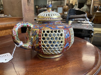 Lot 165 - AN 18TH CENTURY CHINESE DOUBLE WALLED RETICULATED TEAPOT