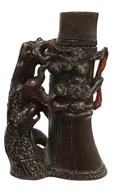 Lot 254 - A FINELY CARVED CHINESE RHINOCEROS HORN SNUFF BOTTLE