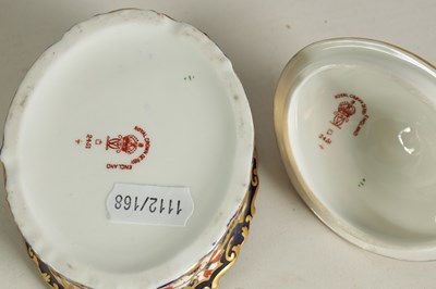 Lot 80 - A ROYAL CROWN DERBY PORCELAIN JAPAN PATTERN 8-PIECE DRESSING TABLE SET