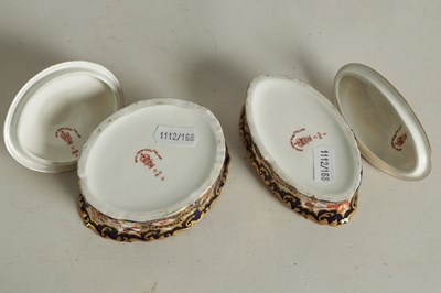 Lot 80 - A ROYAL CROWN DERBY PORCELAIN JAPAN PATTERN 8-PIECE DRESSING TABLE SET