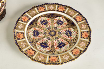 Lot 99 - A GOOD ROYAL CROWN DERBY 1128 IMARI PATTERN OVAL SHALLOW DISH