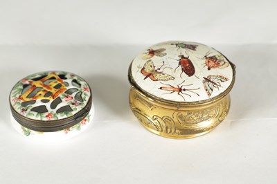 Lot 594 - A 19TH CENTURY FRENCH ENAMEL PATCH BOX