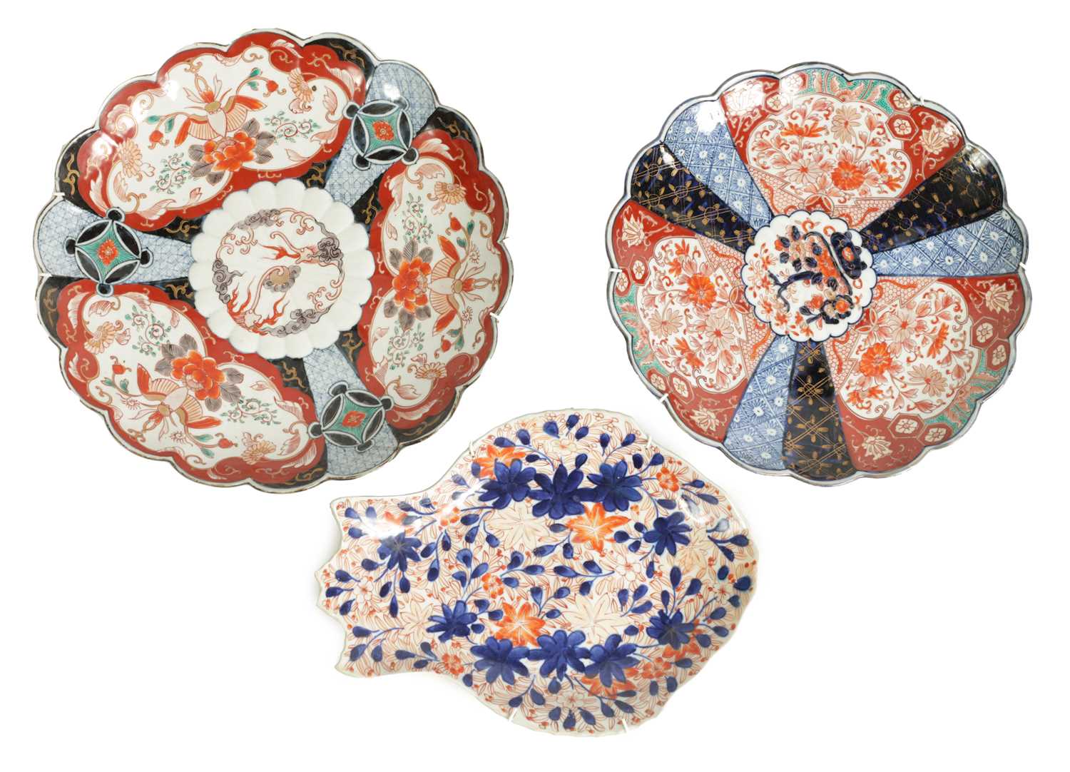 Lot 274 - THREE LATE 19TH CENTURY IMARI SHALLOW DISHES