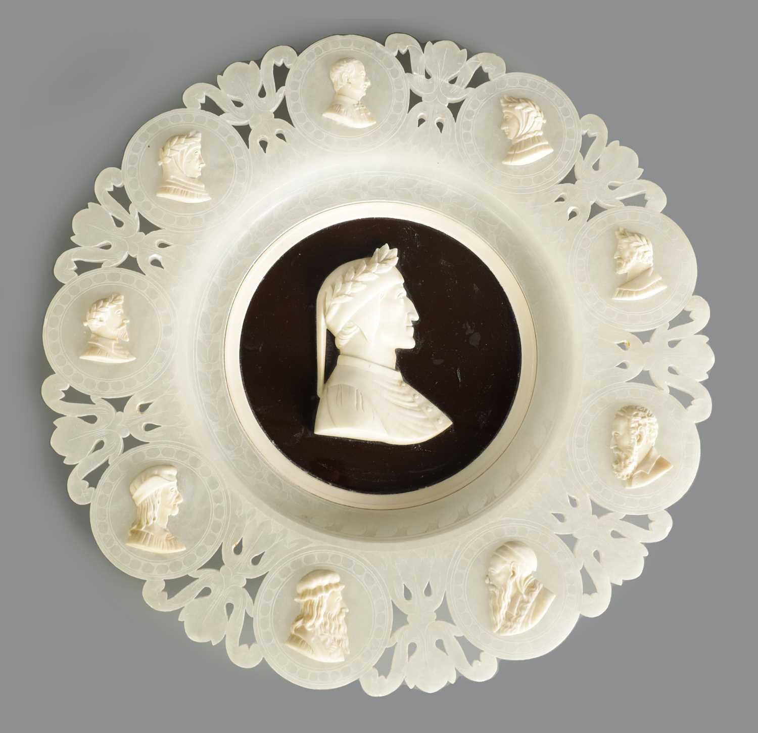 Lot 623 - A 19TH CENTURY ‘GRAND TOUR’ ALABASTER CAMEO PORTRAIT PLAQUE