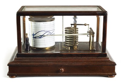 Lot 786 - AN EARLY 20TH CENTURY OAK BAROGRAPH