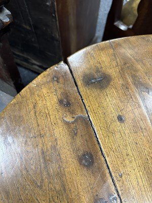 Lot 1042 - AN UNUSUAL 18TH CENTURY ELM CRICKET TABLE