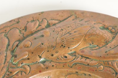 Lot 564 - AN ARTS AND CRAFTS NEWLYN SCHOOL STYLE COPPER CHARGER