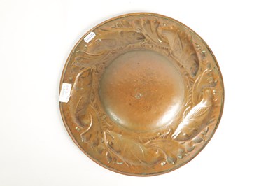 Lot 564 - AN ARTS AND CRAFTS NEWLYN SCHOOL STYLE COPPER CHARGER